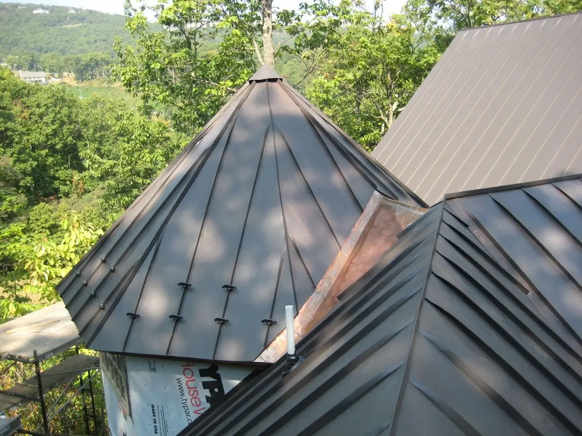 Professional Roof Tarp Installation by Craftsman Roofing in Blue Rock